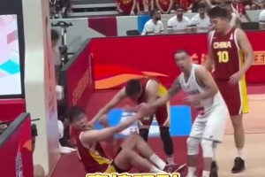 用球砸继伟瀚森的球迷，什么来头？ 苏群为你解惑！